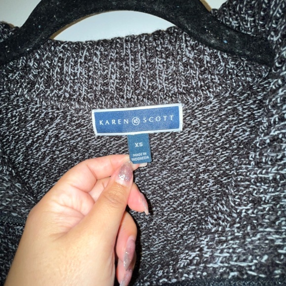 Karen Scott 1/4 zip sweater - Picture 2 of 6